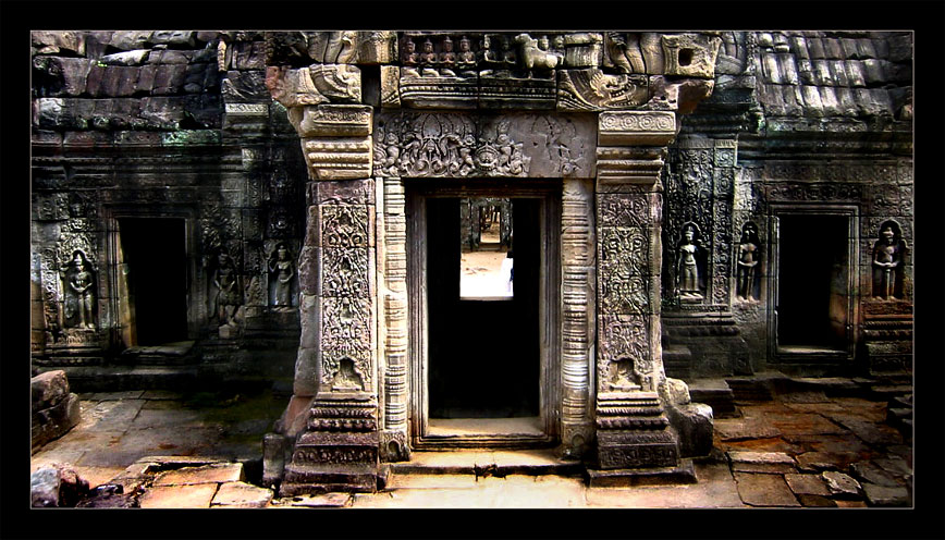 Angkor - ancient gate