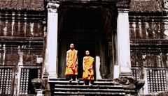 angkor monks