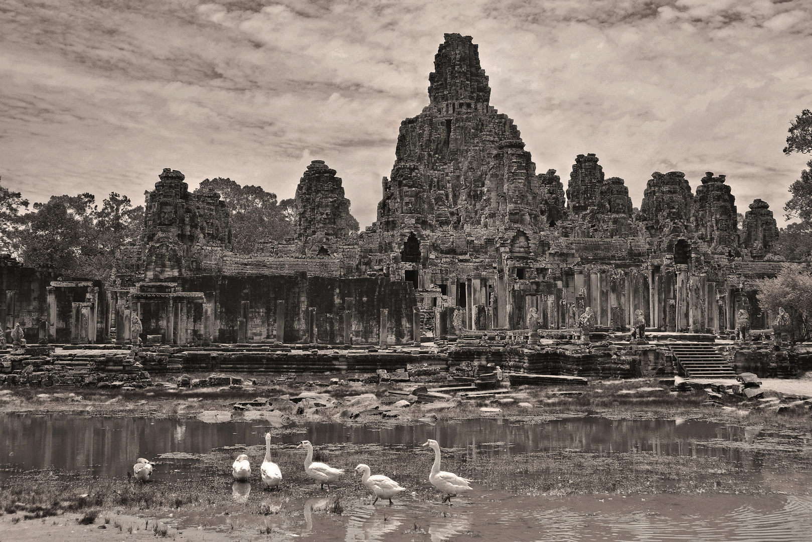 Angkor Thom - Bayon 02 sw 