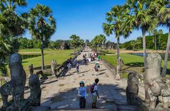 ...Angkor Wat - der Weg zum Südausgang...