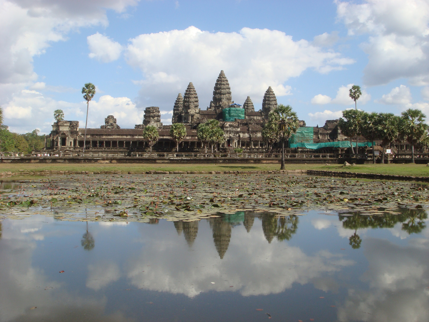 Angkor wat facade