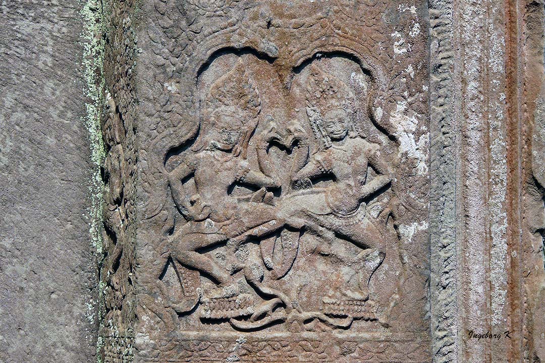 Angkor-Wat - Liebes-Szene auf der Tempelmauer