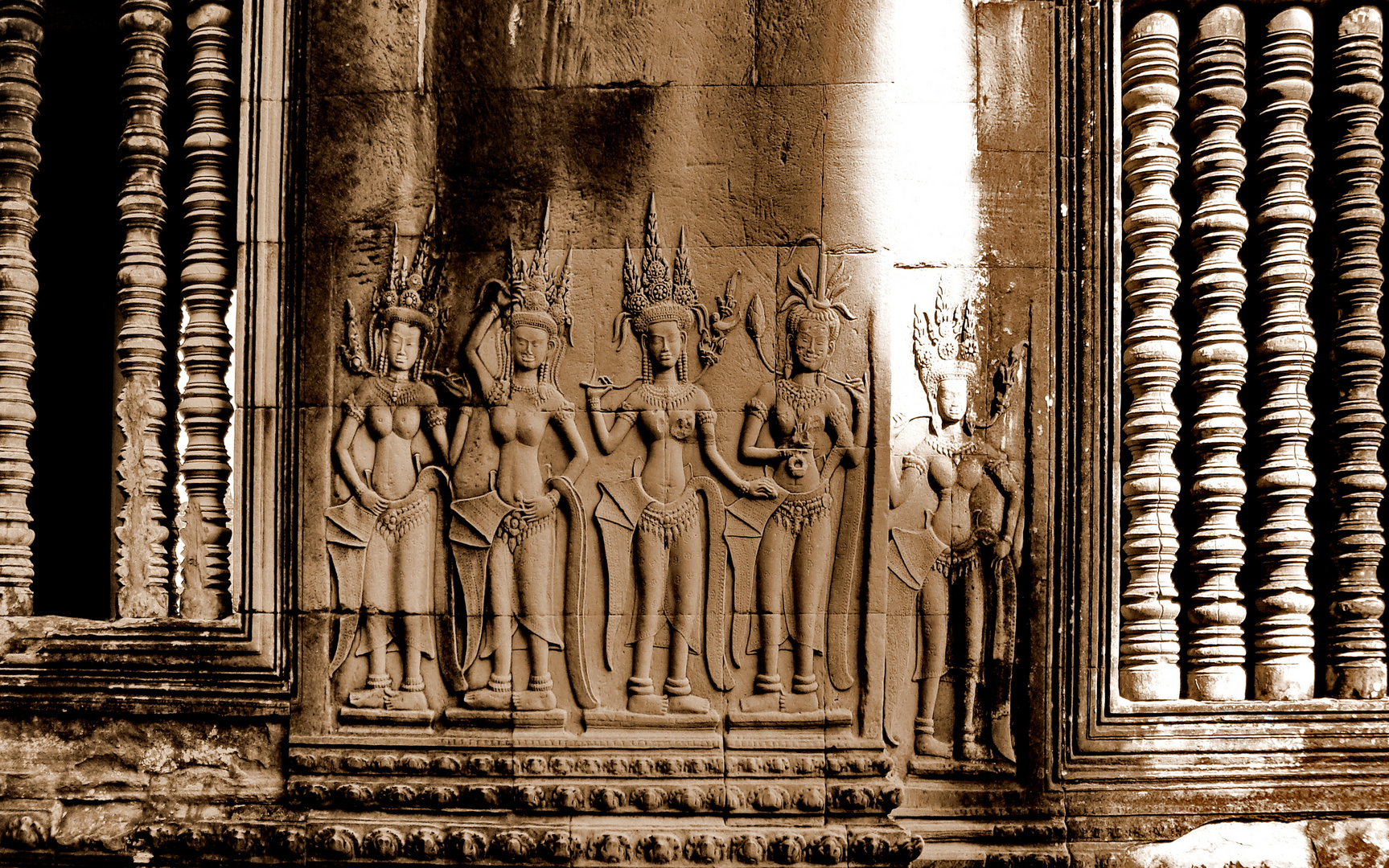 Angkor Wat, Relief