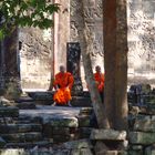  Angkor Wat`s seating Monks