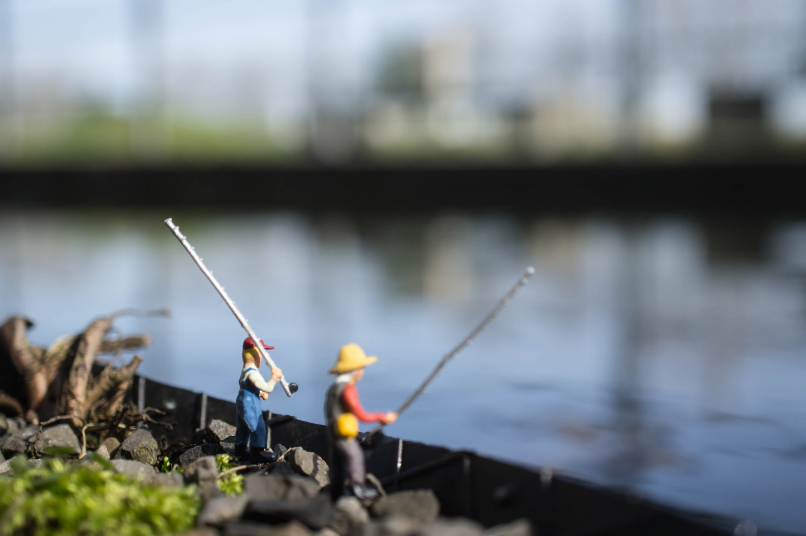 Angler am Kanal