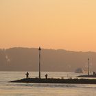 Angler am Rhein in der Morgen Sonne