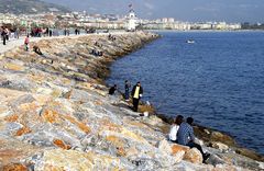 Angler an der Hafenmole von Alanya