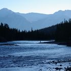 Angler im Abendlicht im Banff Nationalparl