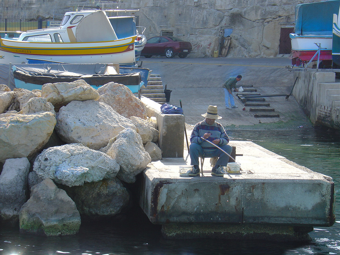 Angler im Gegenlicht