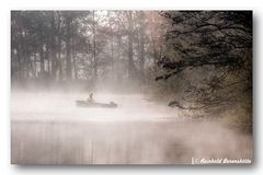 Angler im Nebel