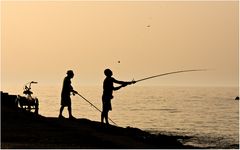 Angler in der Abendsonne / Street 68