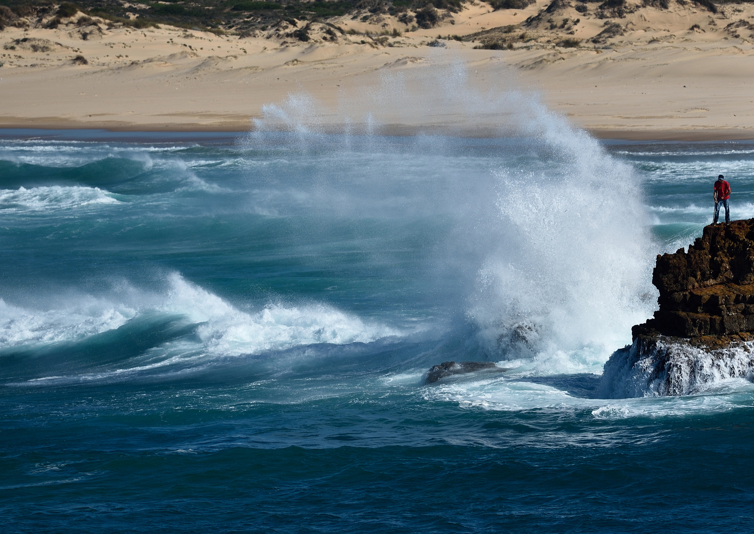 Angler in der Brandung / Bordeira/Algarve