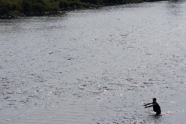 Angler in der Lippe ( bei Wesel)