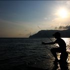 Angler Junge in Vernazza Cinque Terre