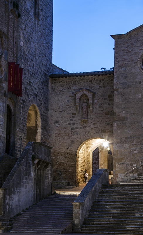 Angolo Piazza Duomo San Gimignano