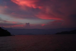 Angra dos Reis am abend