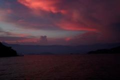 Angra dos Reis am abend