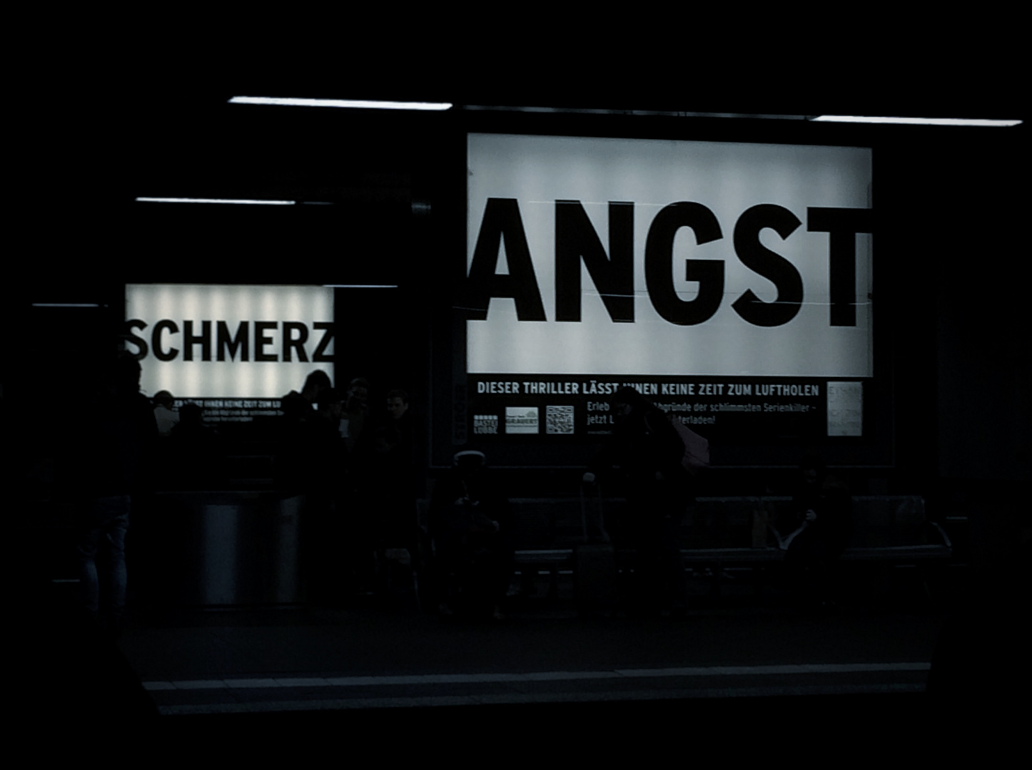 Angst und Schmerz -- Thriller-Werbung