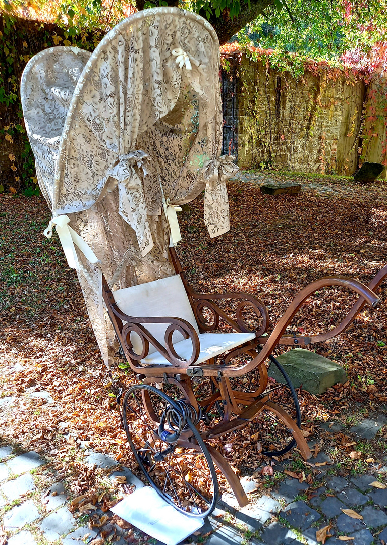 Anhänger mit Gardine