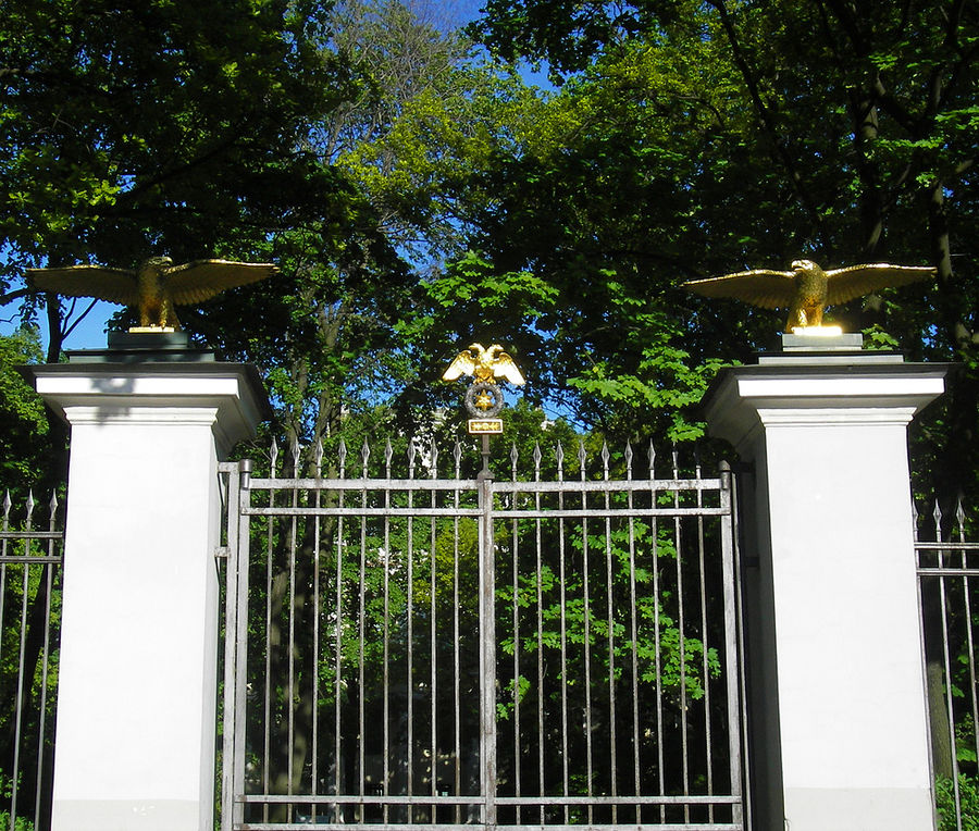 Anichkov Palace fence