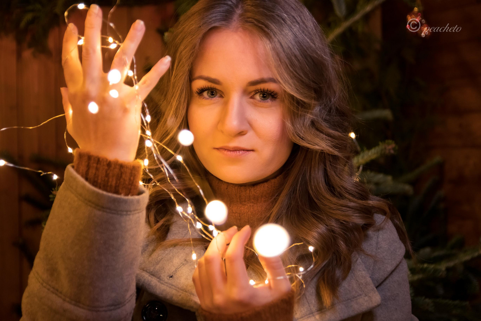 Anika Weihnachtsmarkt Meißen mit Lichterkette