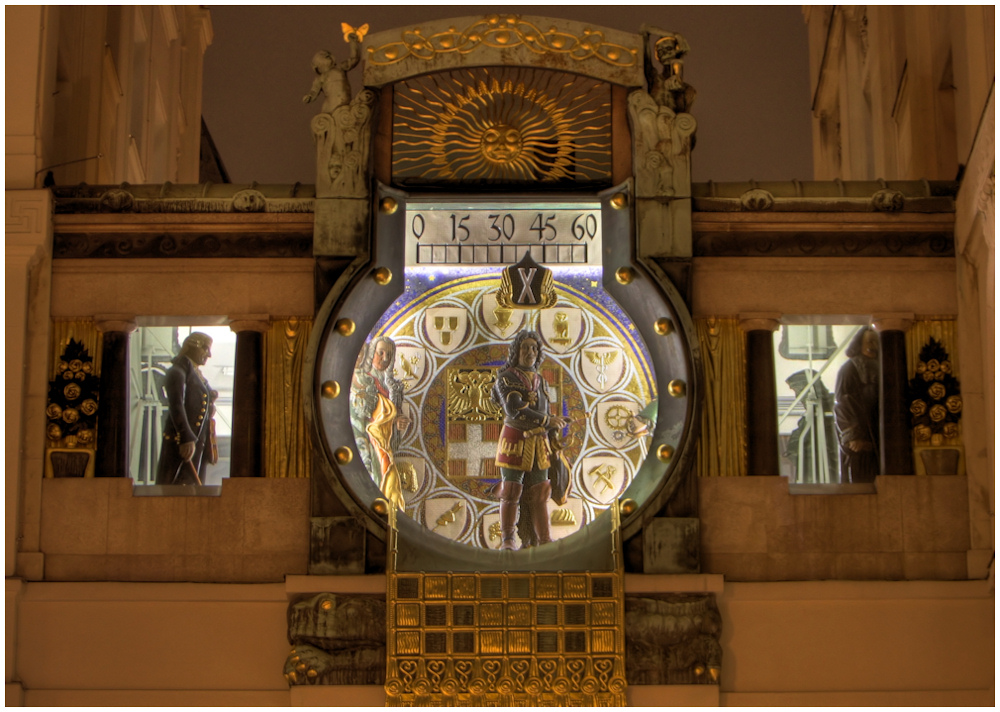 Ankeruhr Wien bei Nacht