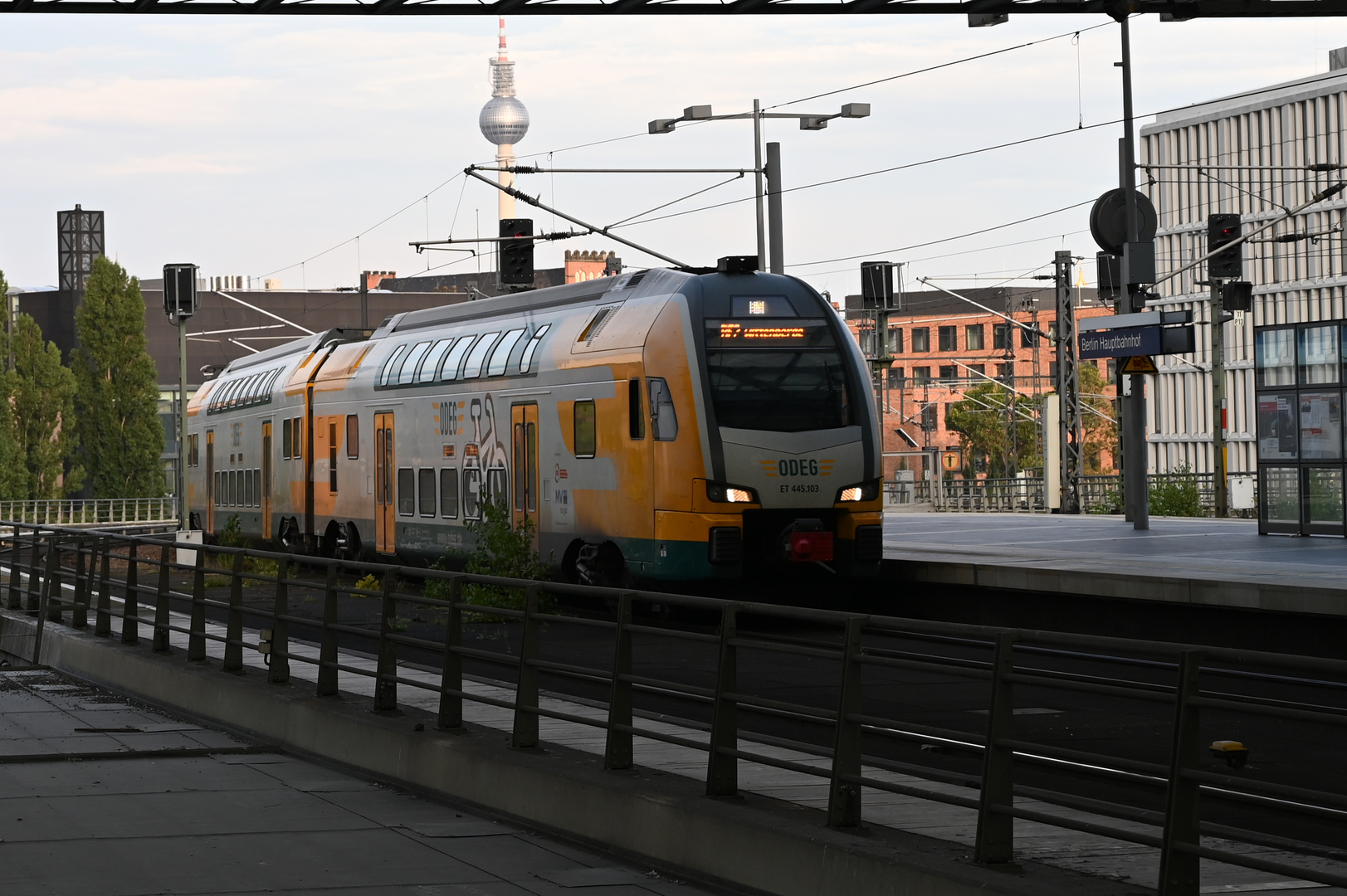 Ankunft am Hauptbahnhof Berlin