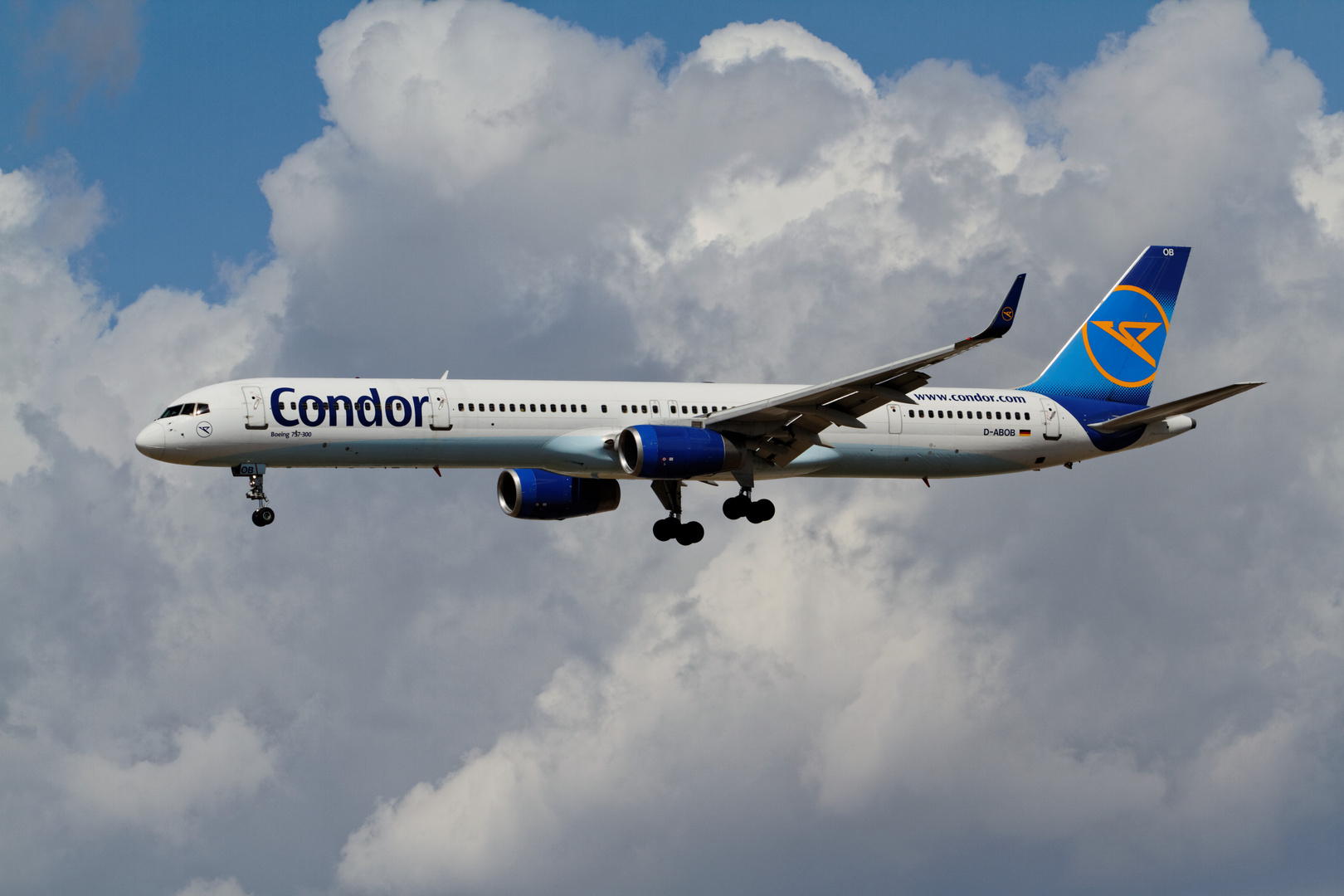 Ankunft Condor B757 in FRA