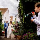 Ankunft der Braut und Bräutigam an der Hochzeitslocation in Frankfurt