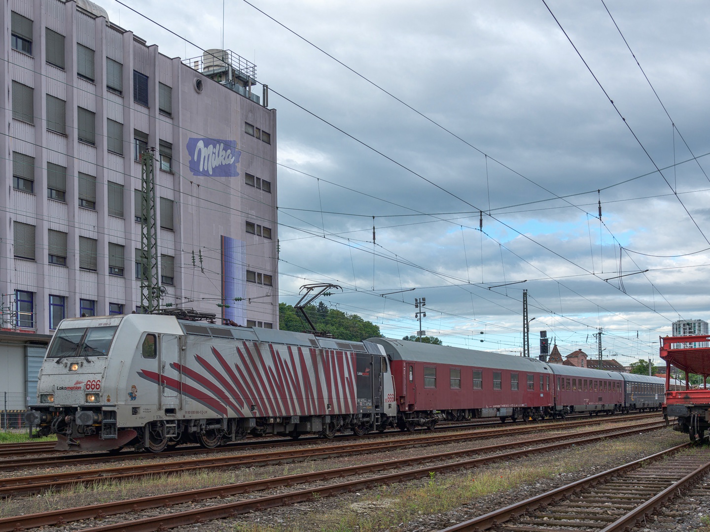 Ankunft des 2. Autoreisezug in Lörrach um 8.06Uhr