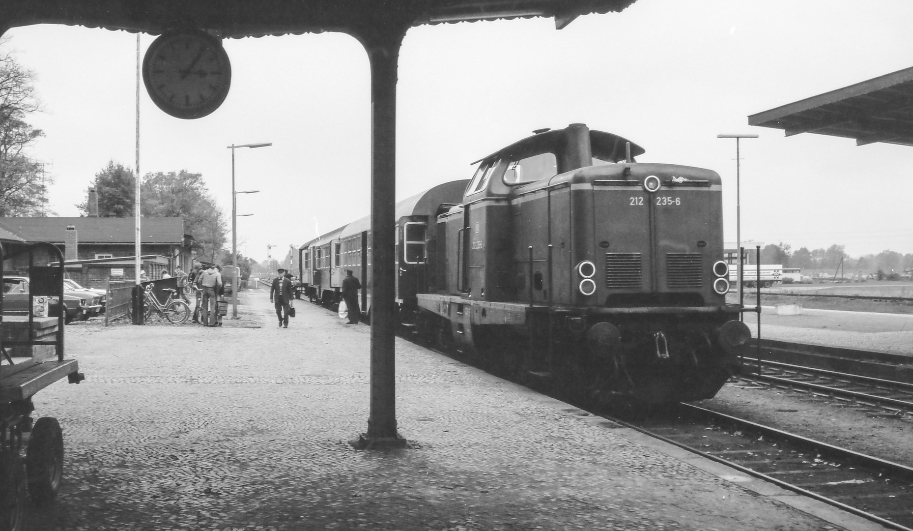 Ankunft in Dannenberg Ost Foto & Bild bahnsteig, eisenbahn