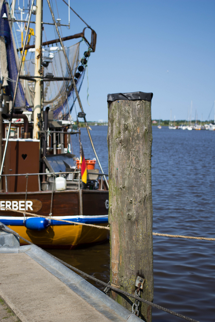 Anleger im Greetsieler Hafen