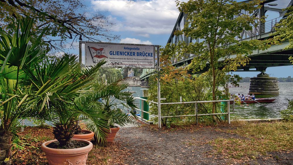 Anlegestelle   - Glienicker-Brücke