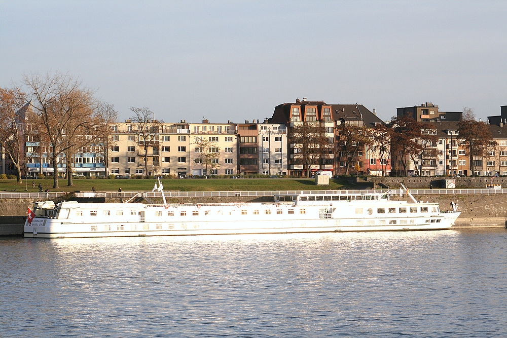 Anlegestelle zwischen Deutzer- und Severinsbrücke (29.11.2011)