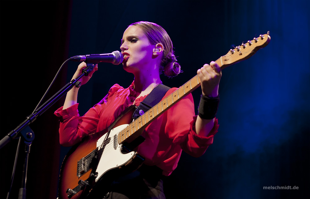 Anna Calvi Kaufleuten Zürich 25. Oktober 2011 (Pic 4)