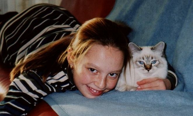 Anna und ihr Kater Camillo