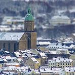 Annaberg mit Annenkirche im Schnee