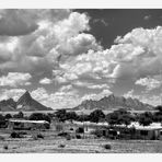 ANNÄHERUNG AN DIE SPITZKOPPE