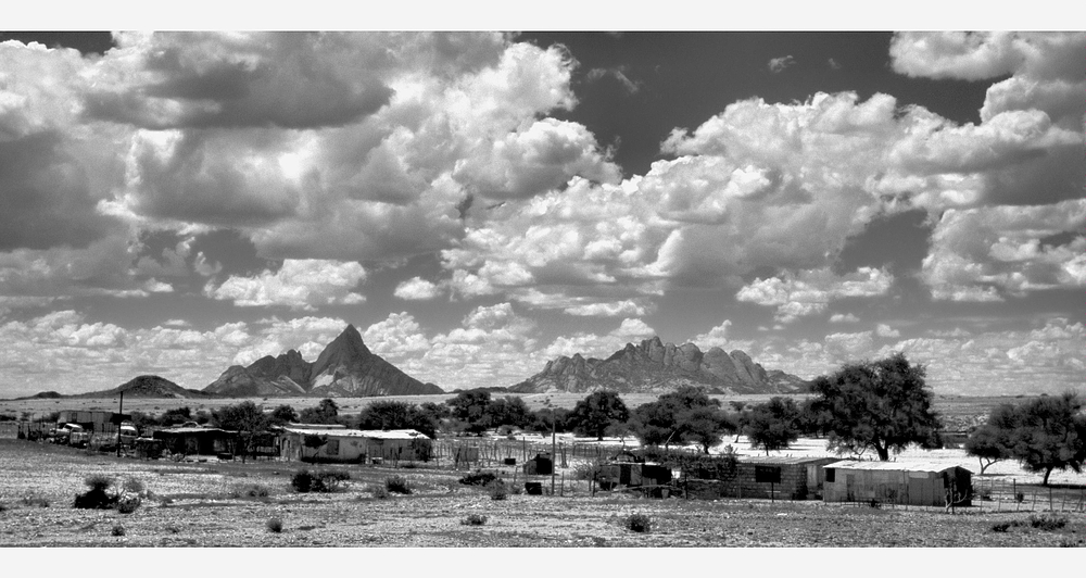 ANNÄHERUNG AN DIE SPITZKOPPE