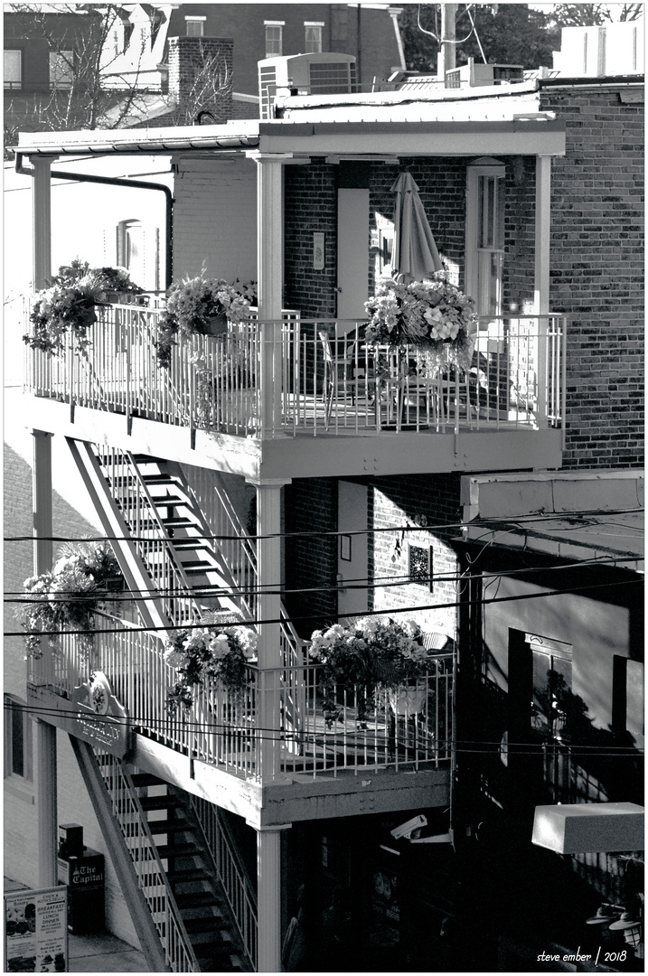 Annapolis No.18 - Balconies in Winter Sun