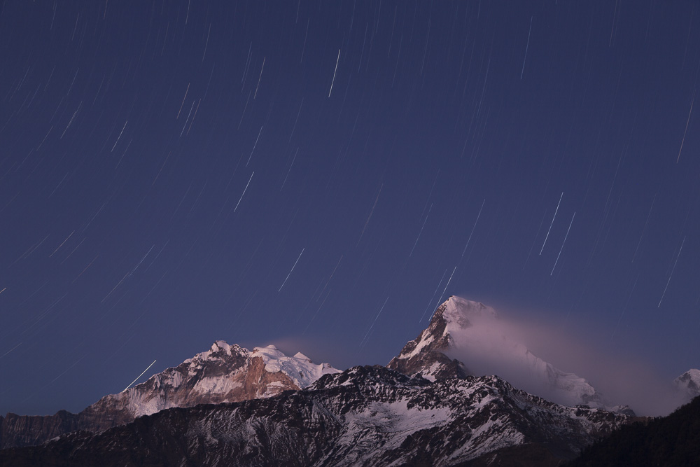 Annapurna South im letzten Licht des Tages