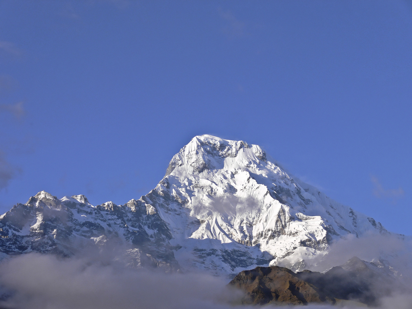 Annapurna South - Touching the Sky