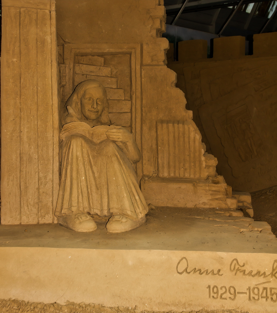 Anne Frank in der Sandskulpturenausstellung