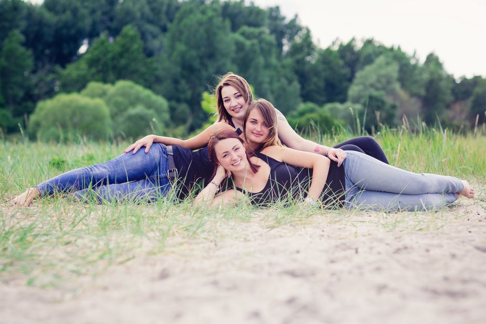 Anne, Sandra & Kim