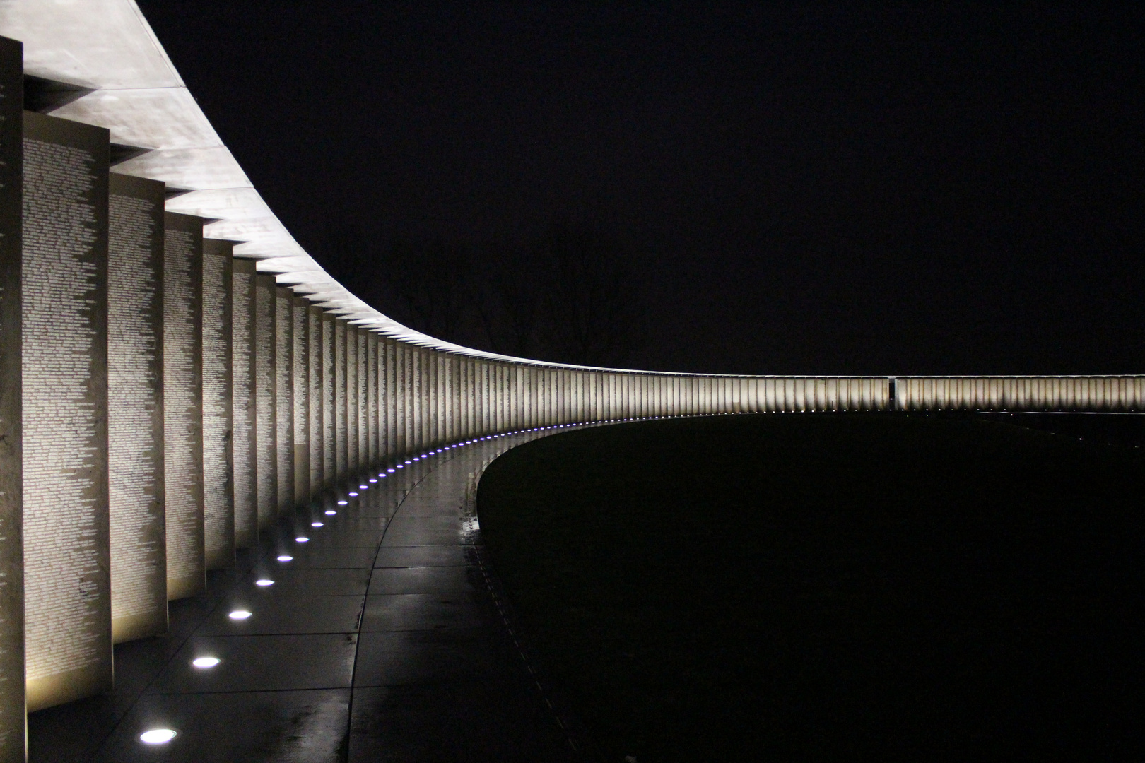 Anneau de la Mémoire - Notre Dame de Lorette (Pas de Calais)