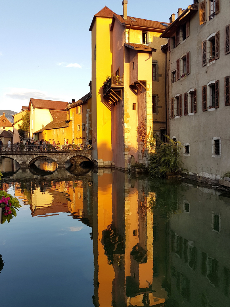 Annecy..... 