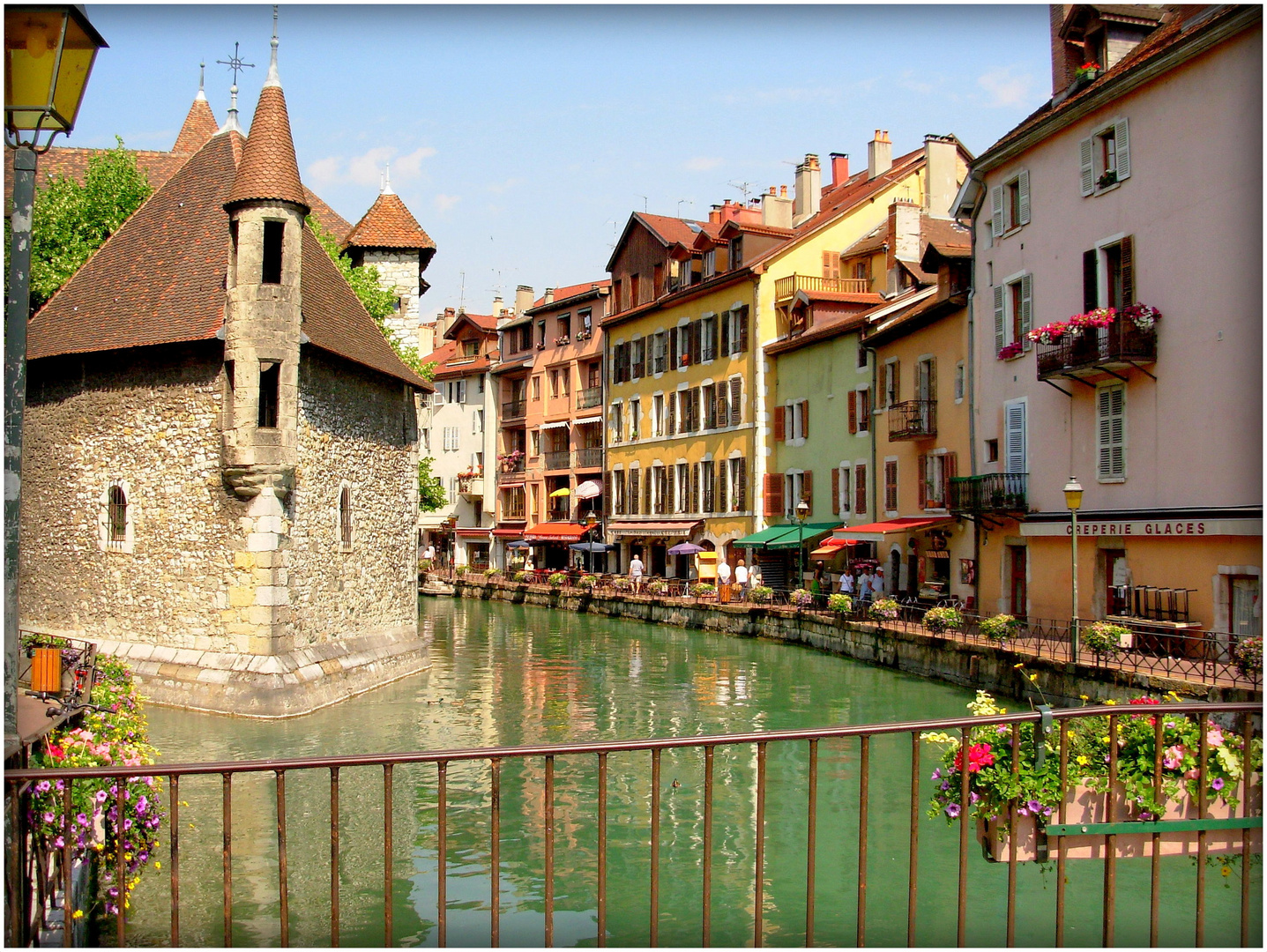 ANNECY - 8 -