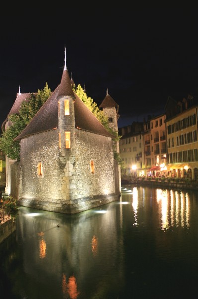 Annecy by night by zanfifotos 