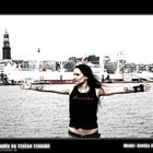 Annika Goodmood - MerchArt im Hamburger Hafen