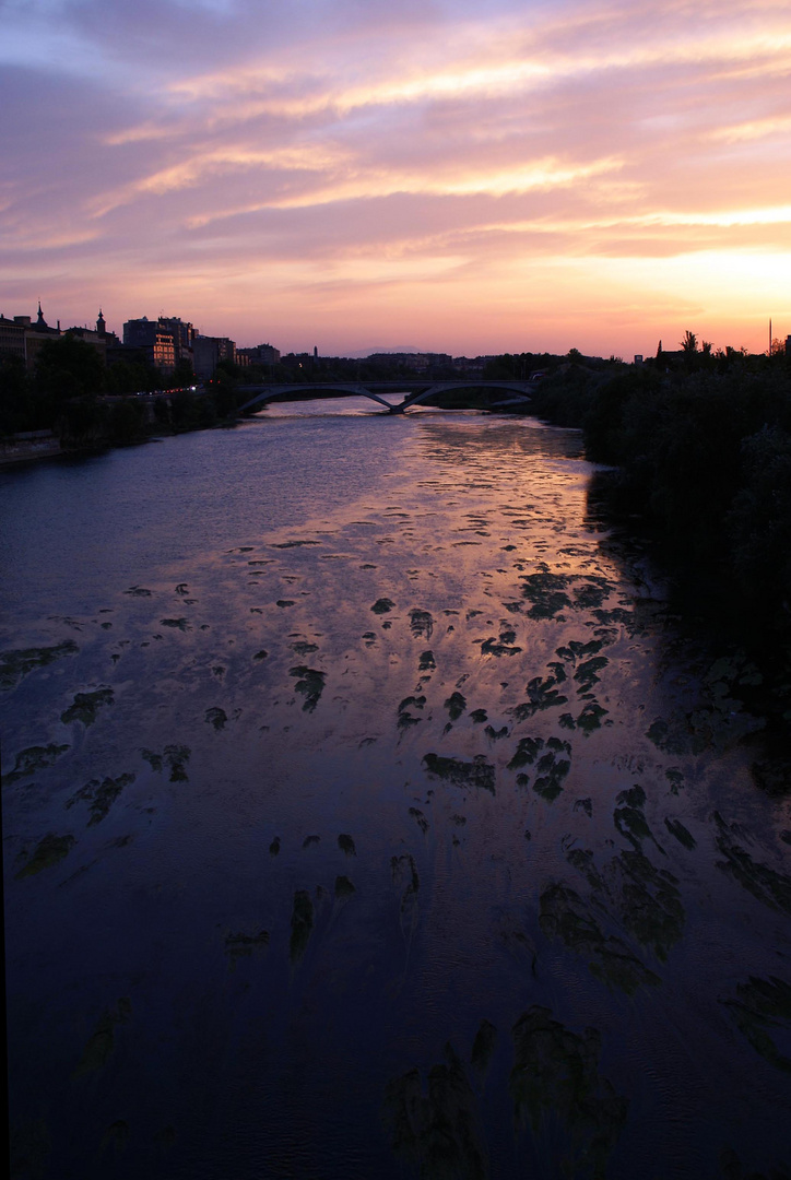 anochece a orillas del Ebro